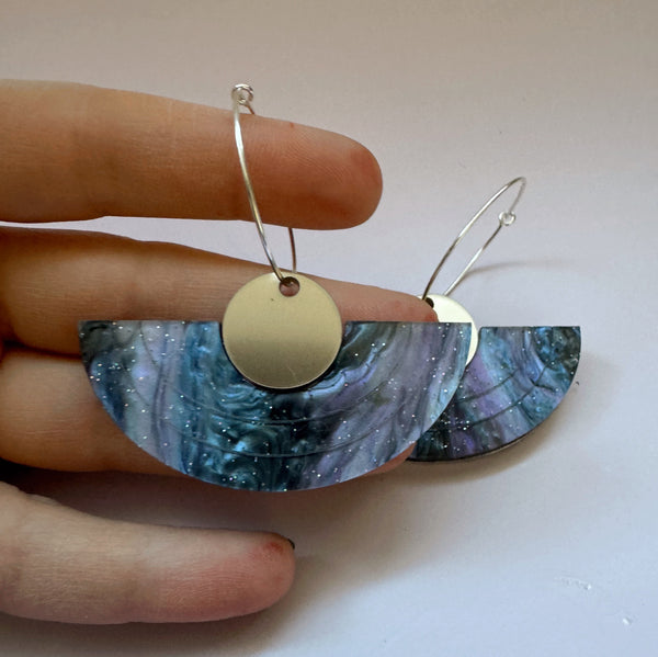 amren acrylic earrings - gloriafaye